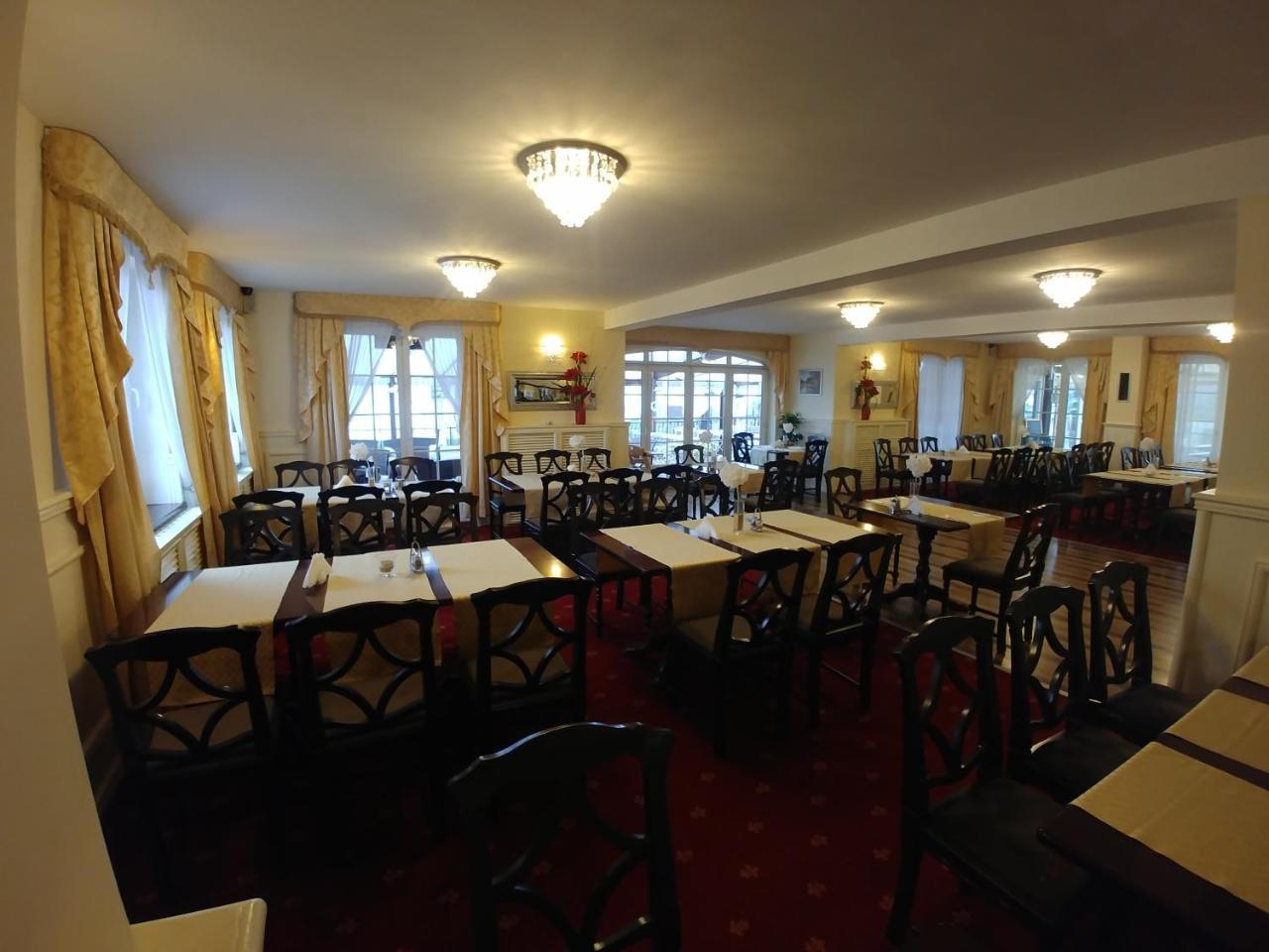 Hotel Mazurski Dworek Mikołajki Eksteriør billede